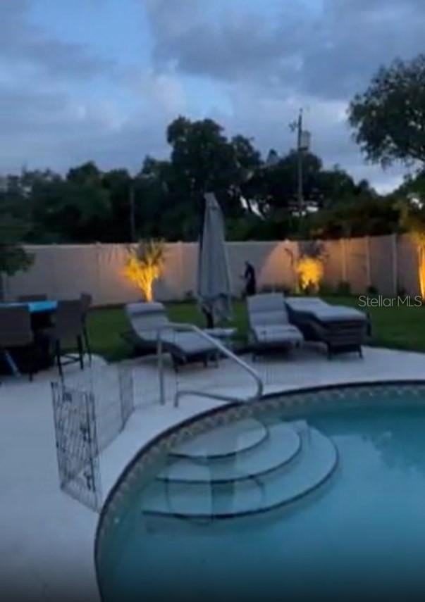 6304 Beechwood Avenue - Photo 6 of 41