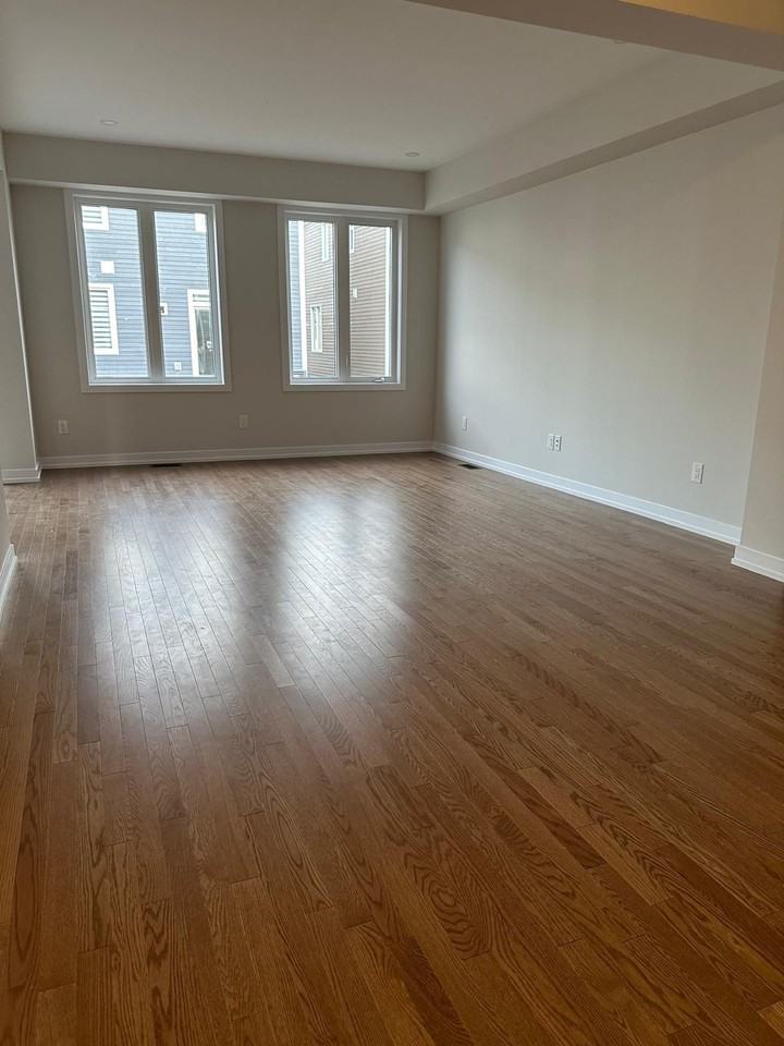 64 Hackamore Cres #1 - Photo 3 of 10