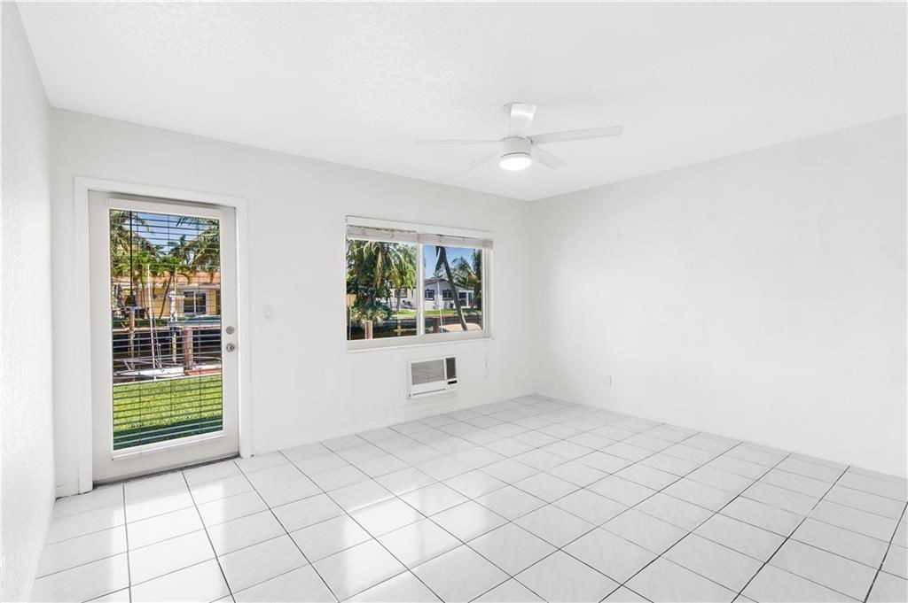 301 E Mcnab Rd #F1R - Photo 2 of 8