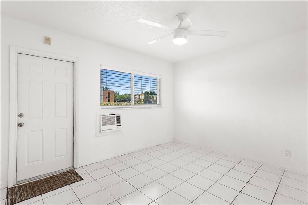 301 E Mcnab Rd #F1R - Photo 3 of 8