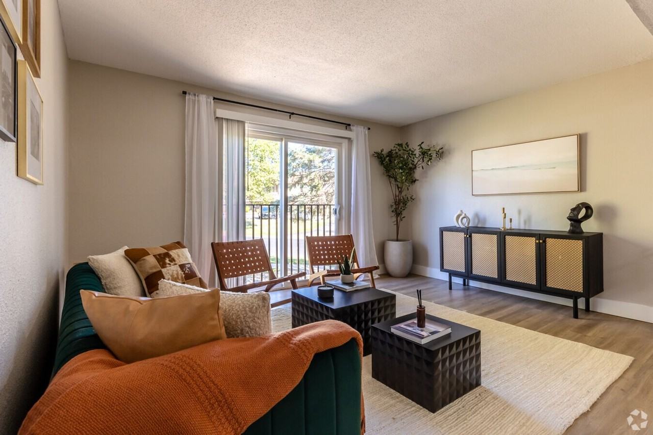 The Grove Apartments - Photo 5 of 7