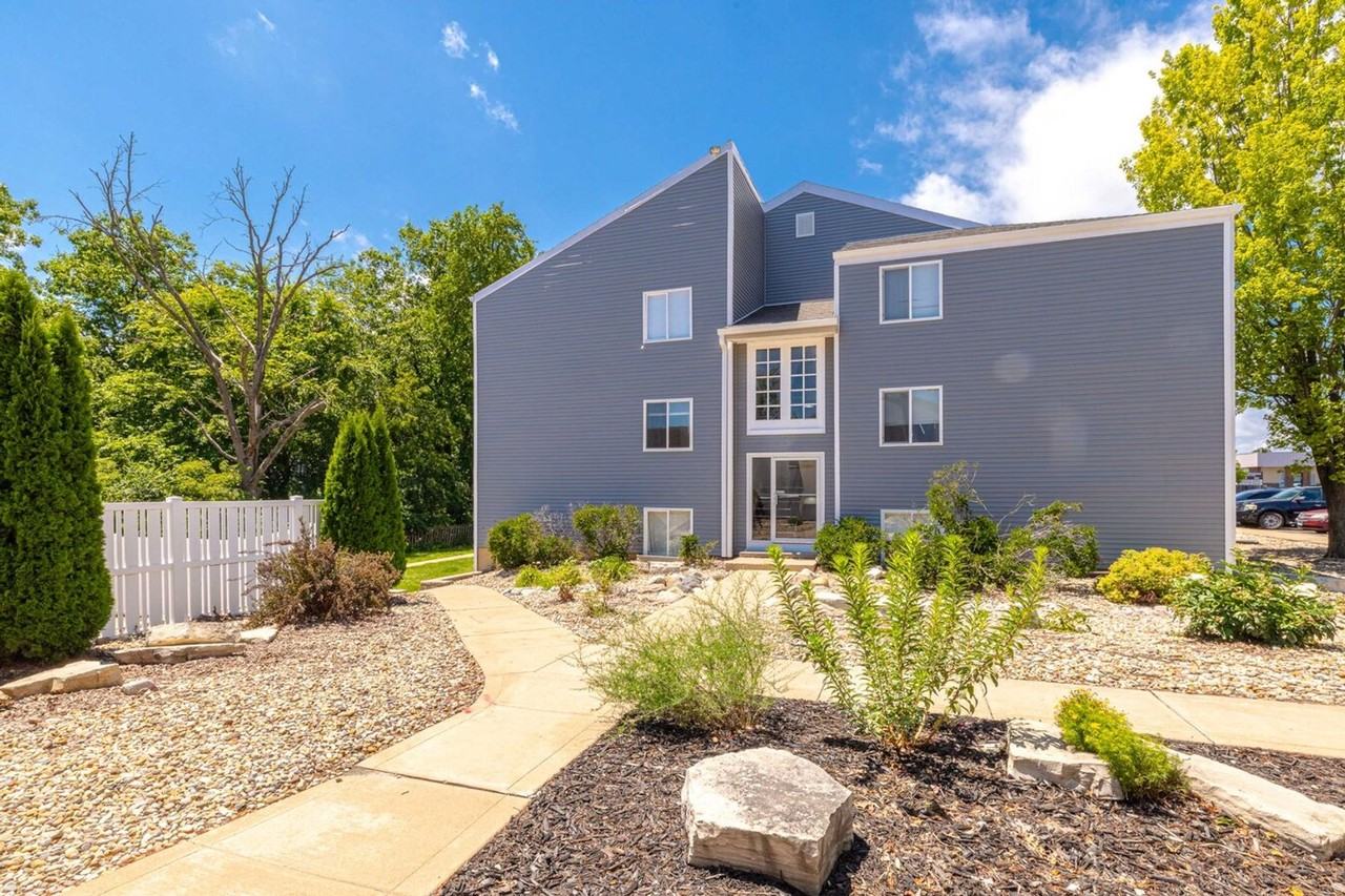 The Grove Apartments - Photo 4 of 7