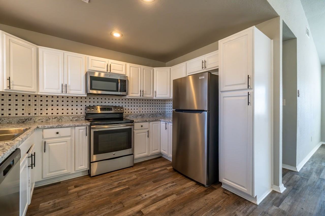 1511 Houston Street - Photo 6 of 21