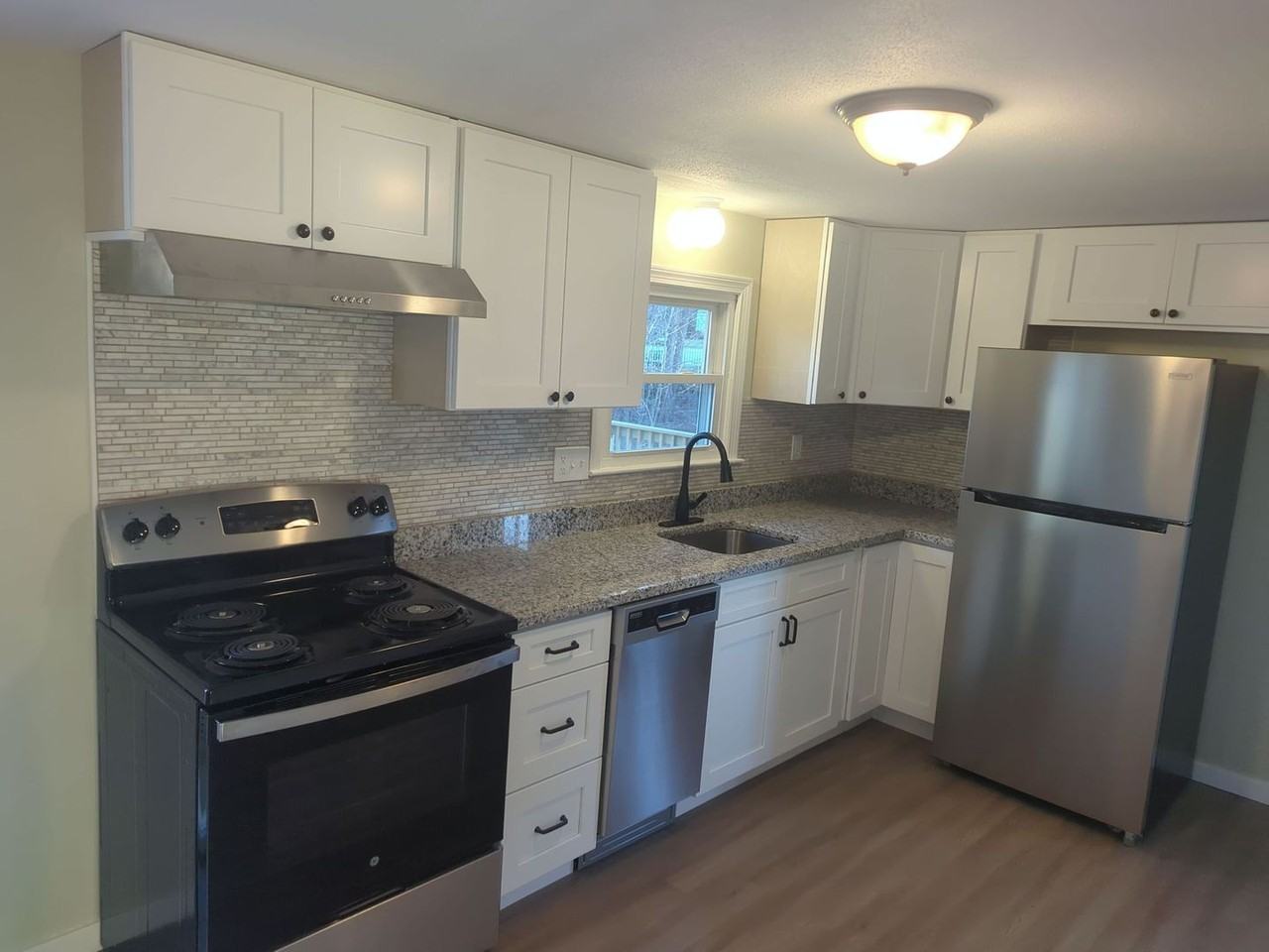 6 Old Meetinghouse Road - Photo 3 of 19