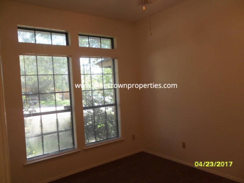 10307 Lone Pine Ln - Photo 3 of 7