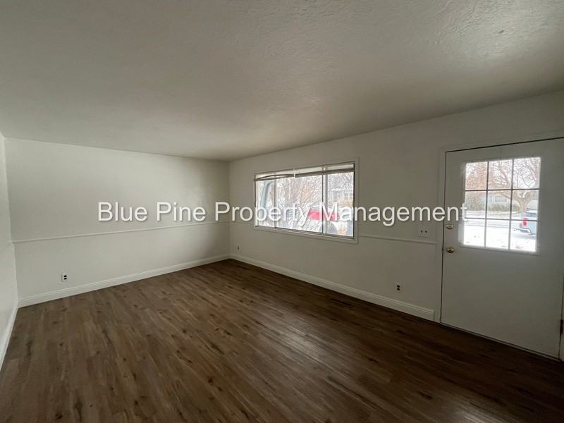 743 May St - Photo 3 of 23