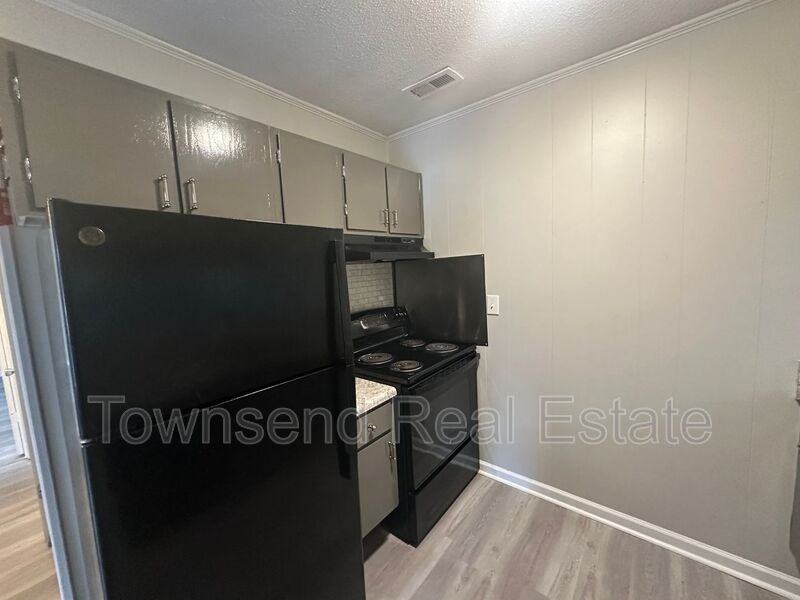 5853 - Photo 3 of 19