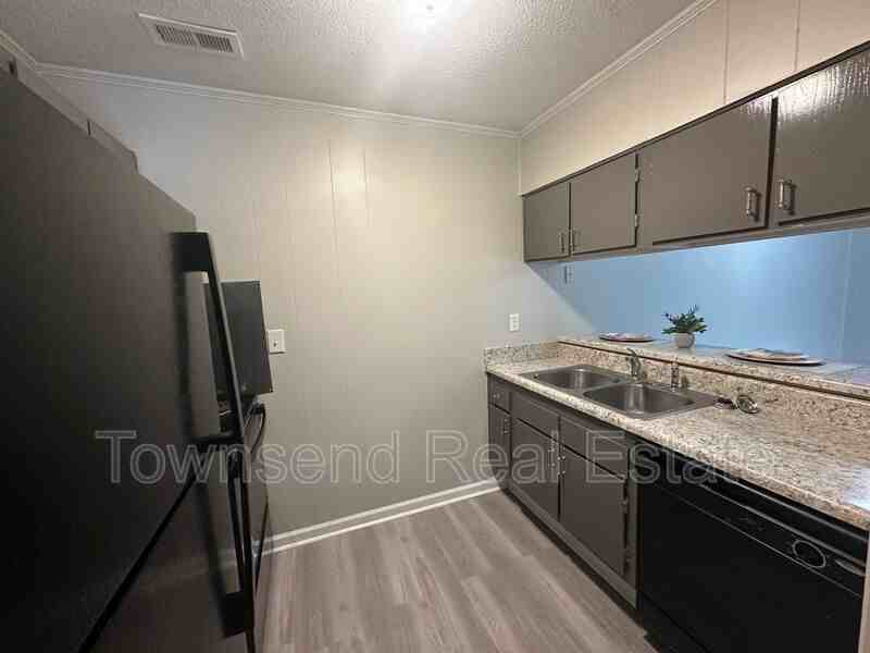 5853 - Photo 4 of 19