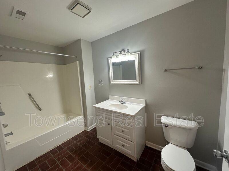 5853 - Photo 5 of 19