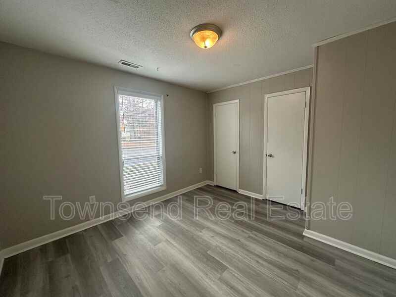 5853 - Photo 7 of 19