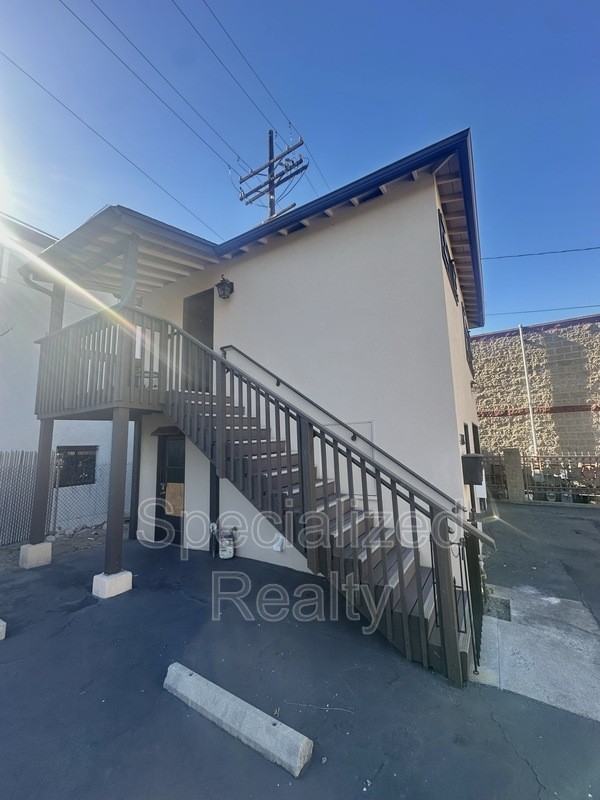 438 Arden Ave #C - Photo 3 of 10