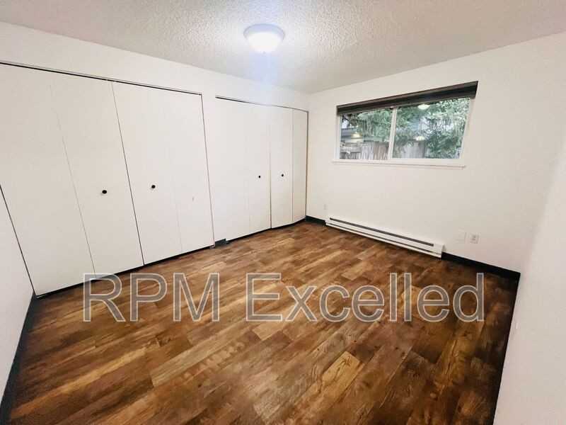 1526 29th St Se - Photo 7 of 9