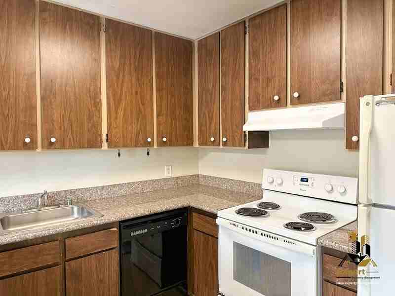 2200 Woodside Ln #5 - Photo 4 of 11