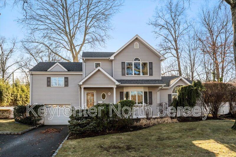 89 Vivian Ave - Photo 2 of 23