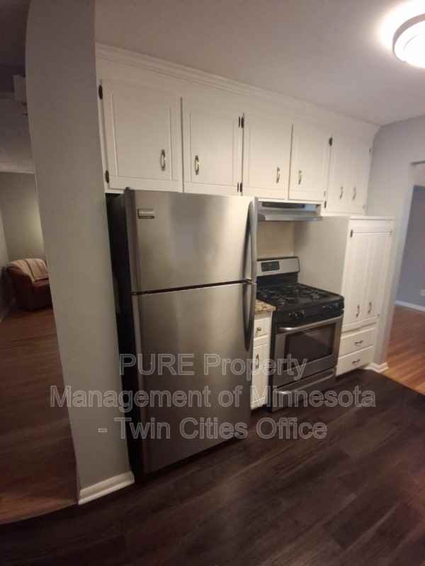 3001 Utah Ave N - Photo 3 of 29