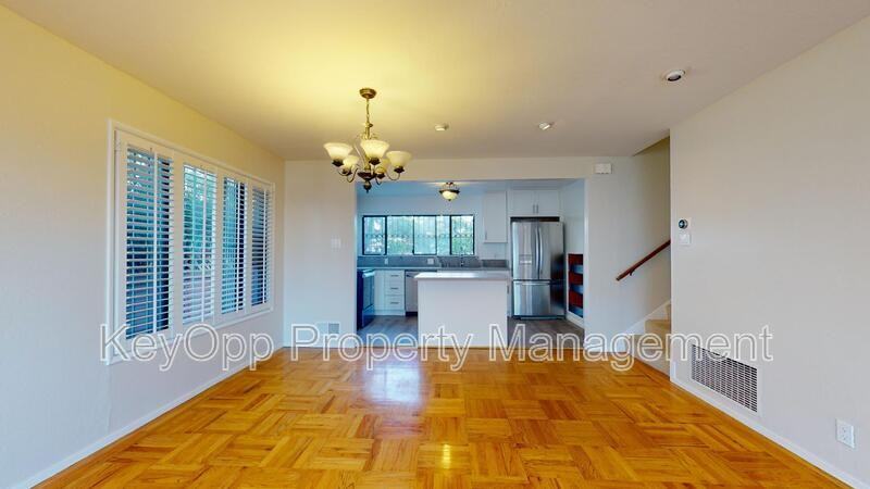 366 Valencia Dr - Photo 3 of 20