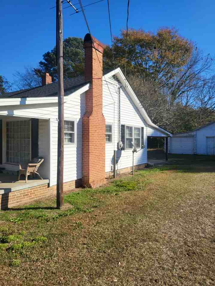 212 Moore St - Photo 2 of 16