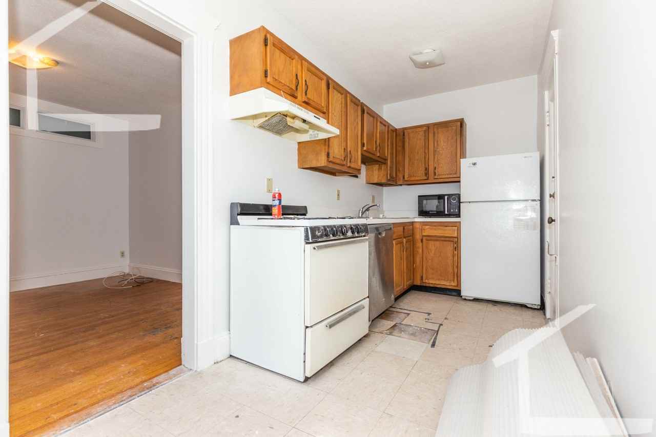 40 Chester St #10 - Photo 3 of 9