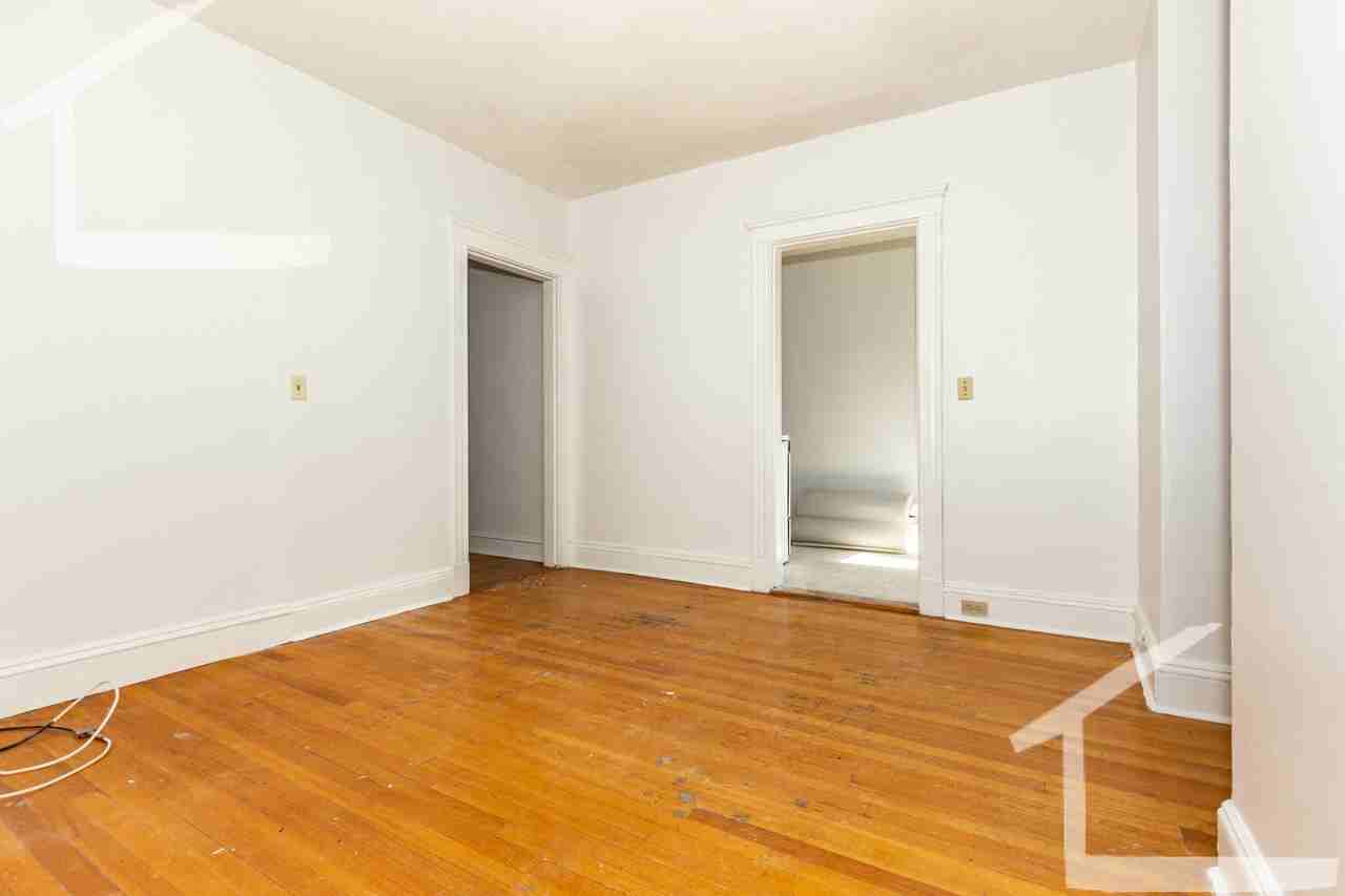 40 Chester St #10 - Photo 7 of 9