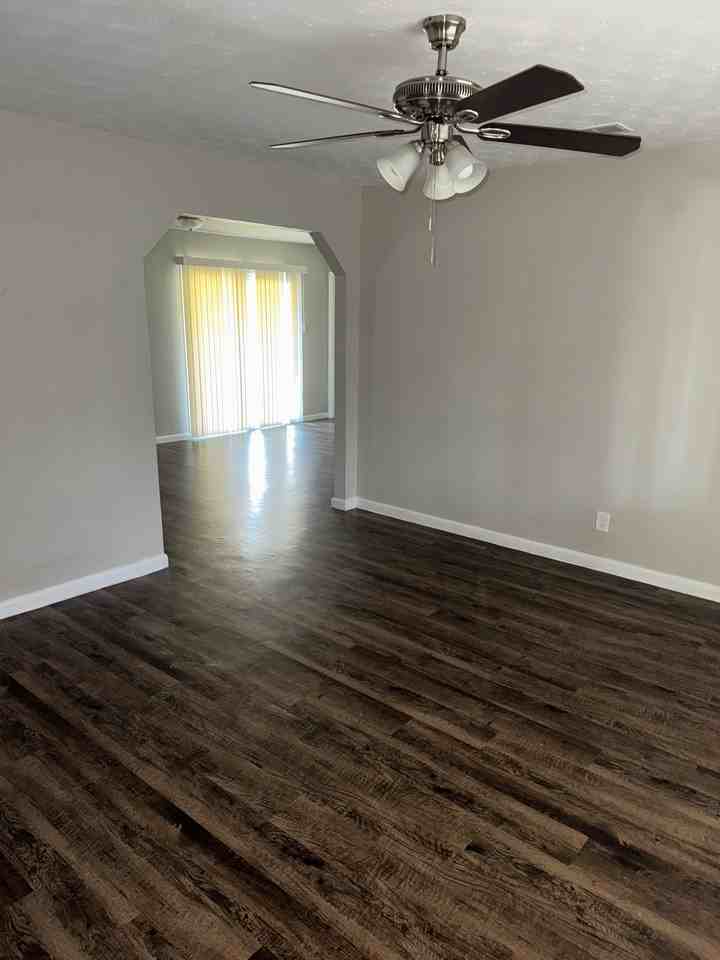 1221 Karla Dr - Photo 3 of 19