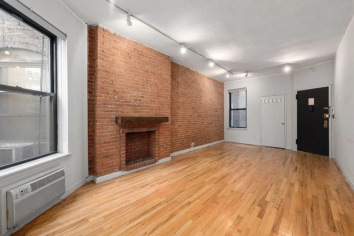 227 E 87th St #3D - Photo 2 of 6