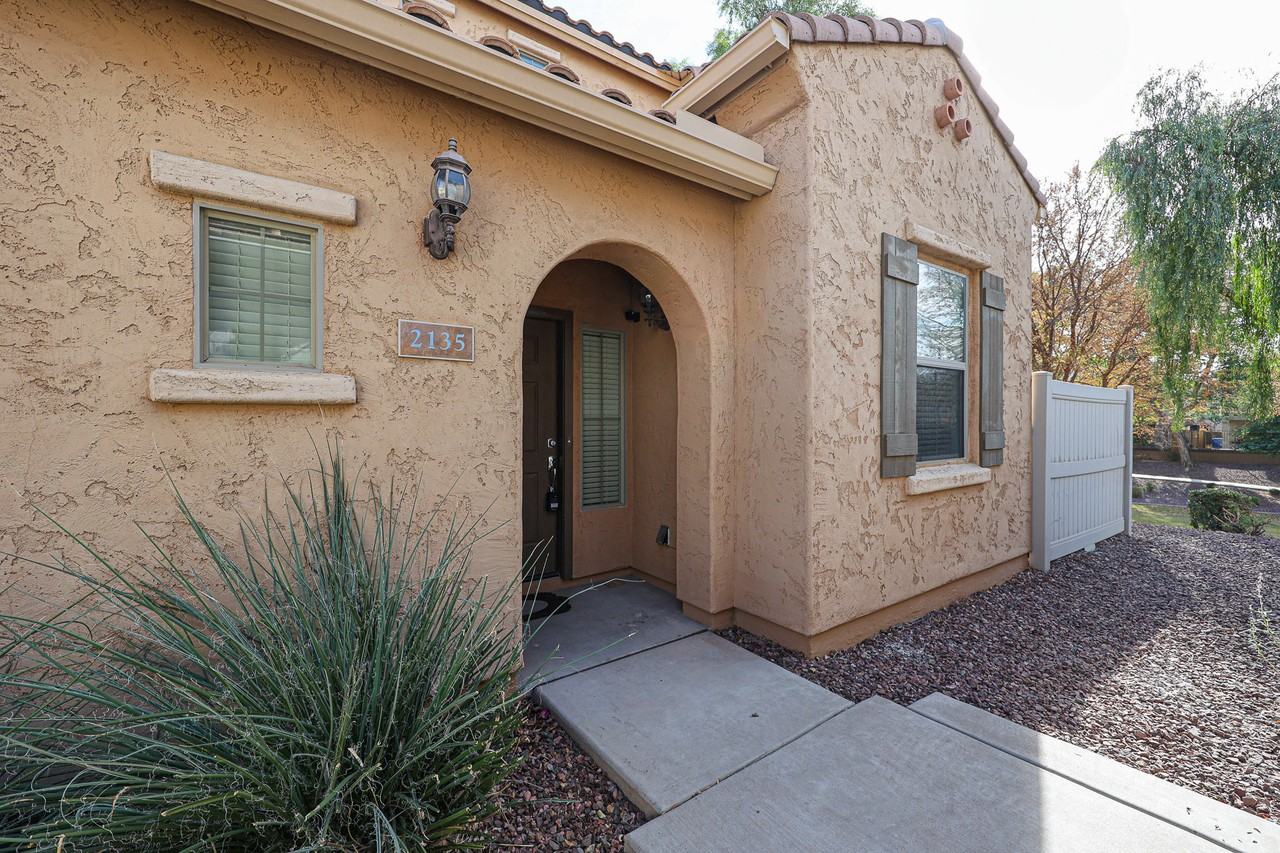 2135 W Monte Cristo Ave - Photo 3 of 40
