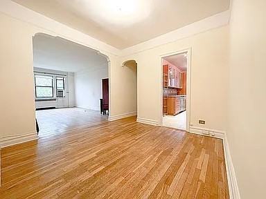 8412 35Th Ave - Photo 3 of 5