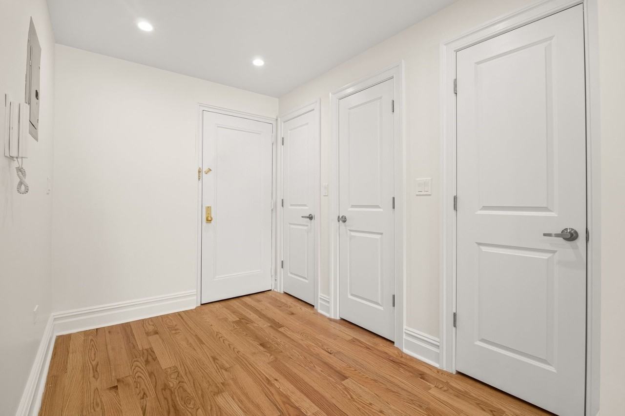 9725 64Th Ave - Photo 3 of 6