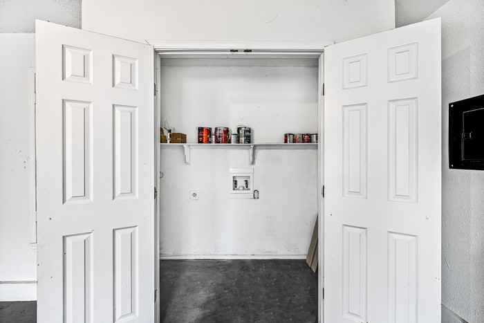 403 Lydia Ln - Photo 3 of 15