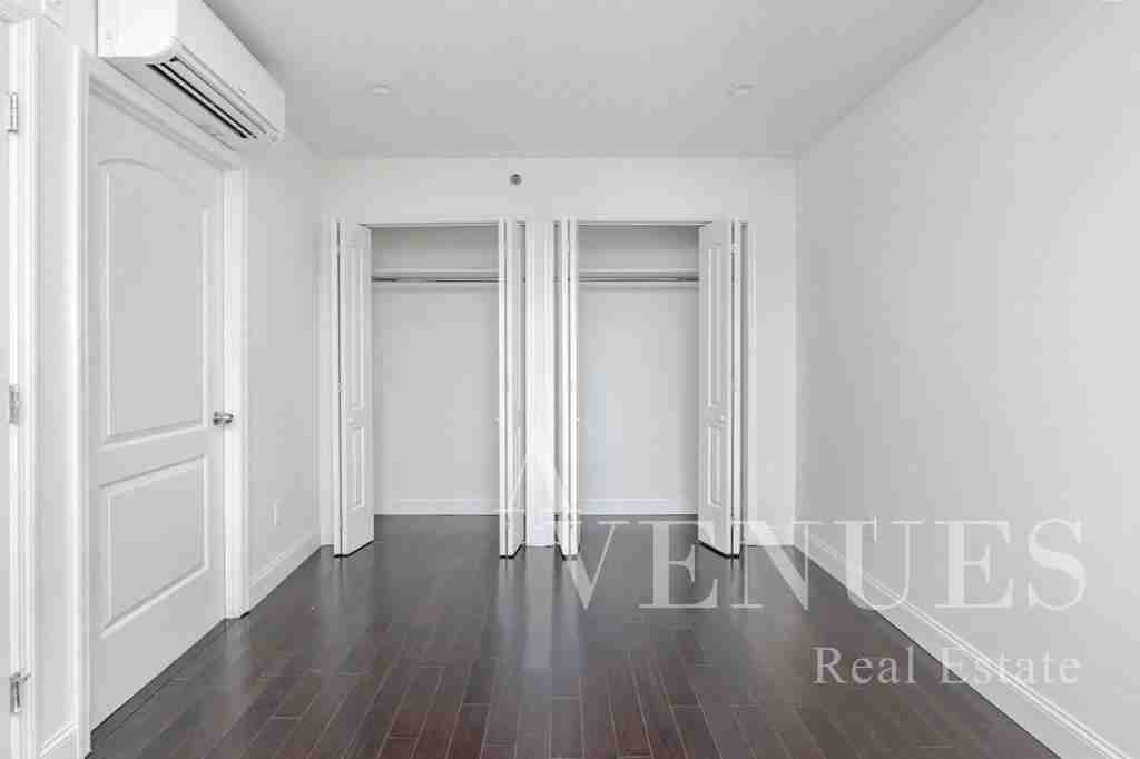 70th St #3D - Photo 2 of 7