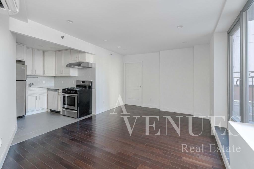 70th St #3D - Photo 3 of 7