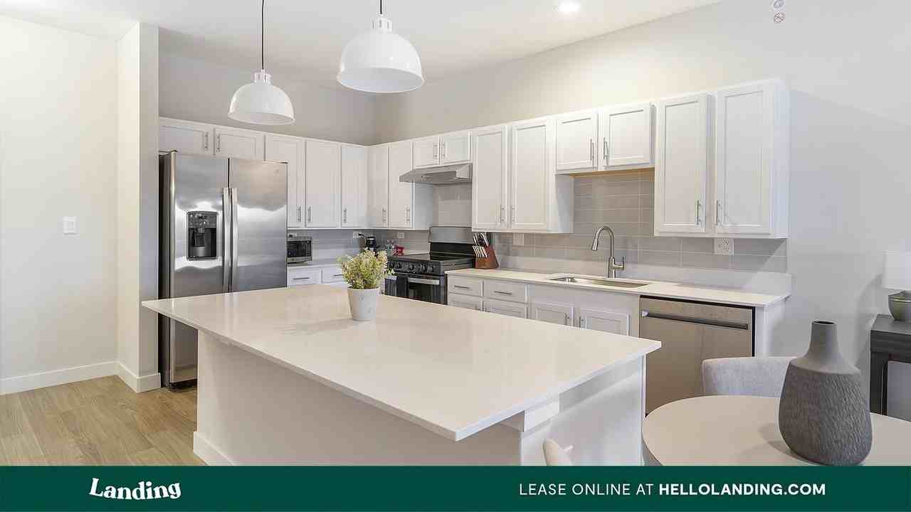 8900 Archer Ave - Photo 7 of 50