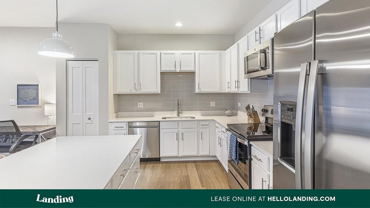 8900 Archer Ave - Photo 2 of 50