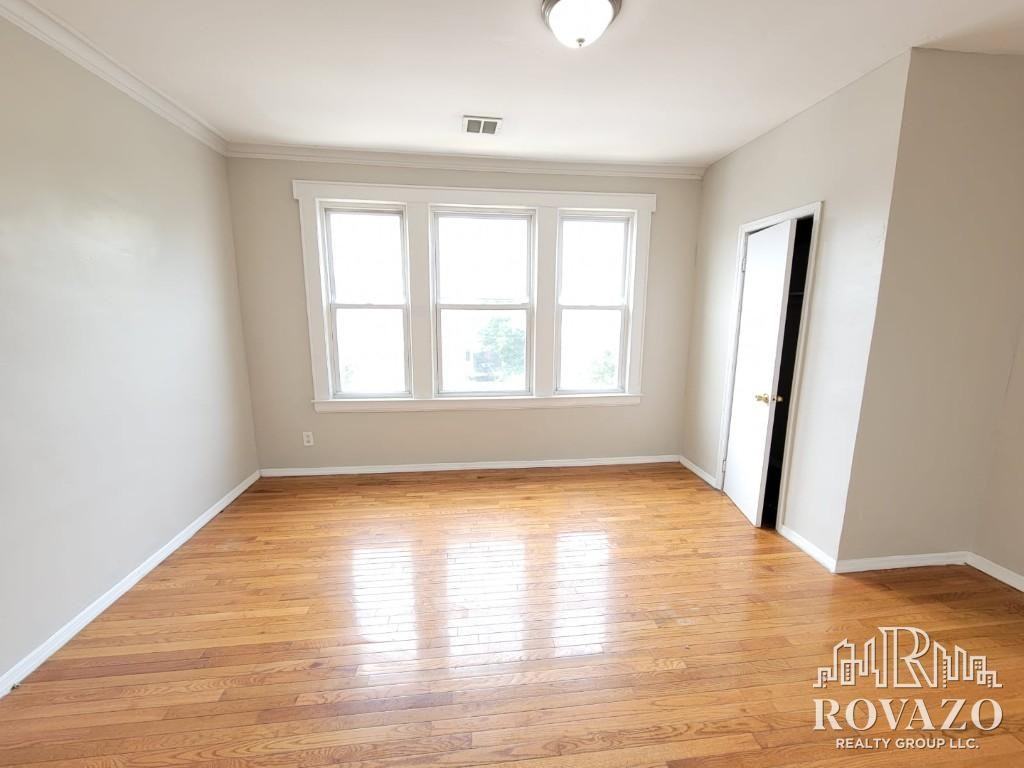 210 Columbia Avenue #1R - Photo 5 of 8