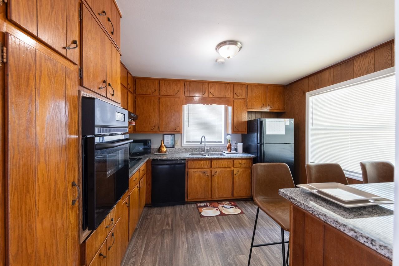 Thrasher Cir & Toney Dr #1D - Photo 6 of 28