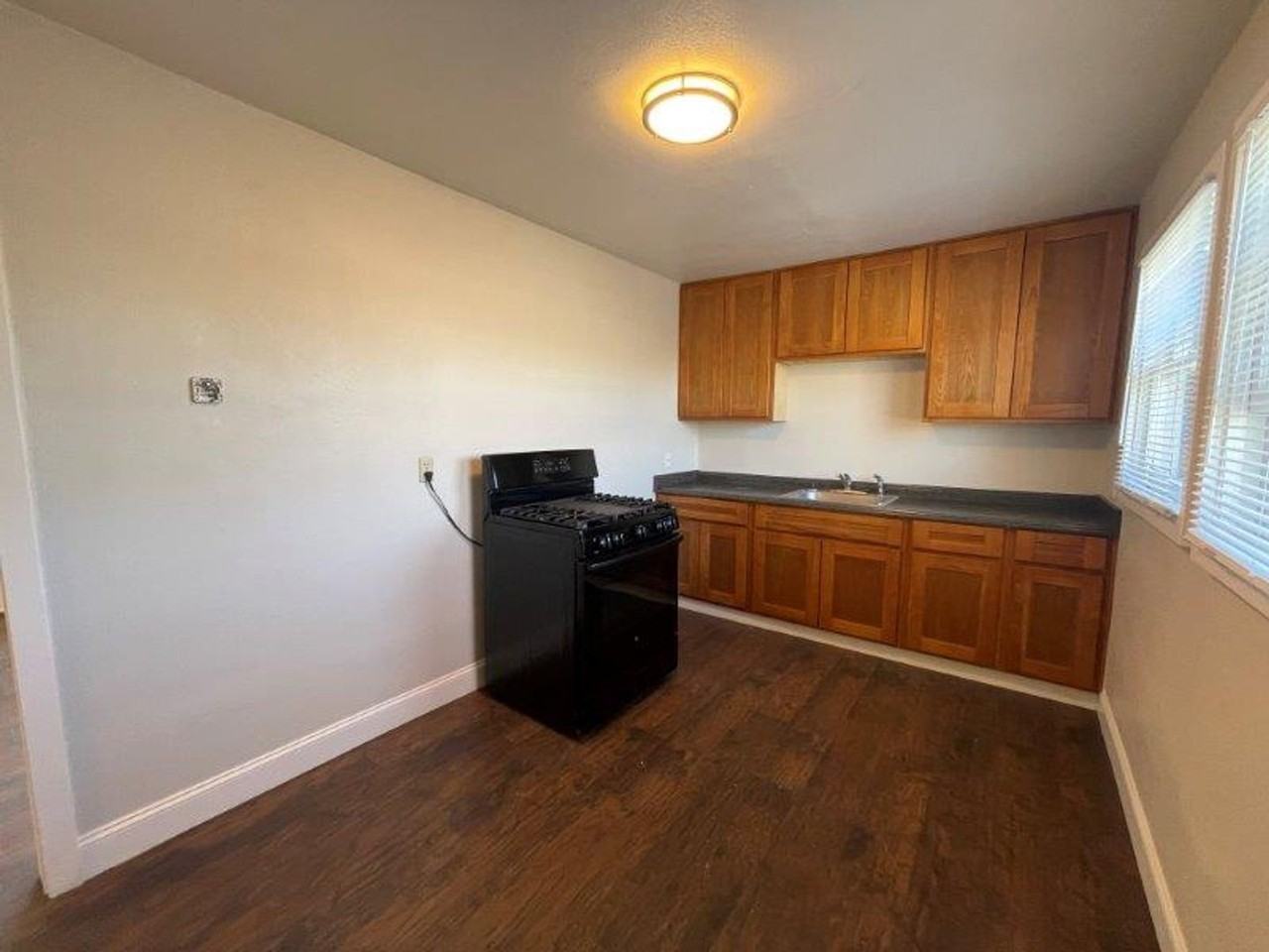 2877 1/2 Marysville Blvd - Photo 2 of 12