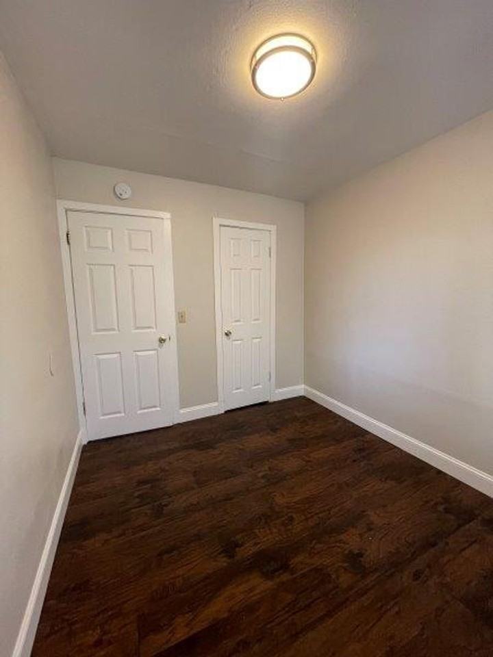 2877 1/2 Marysville Blvd - Photo 5 of 12