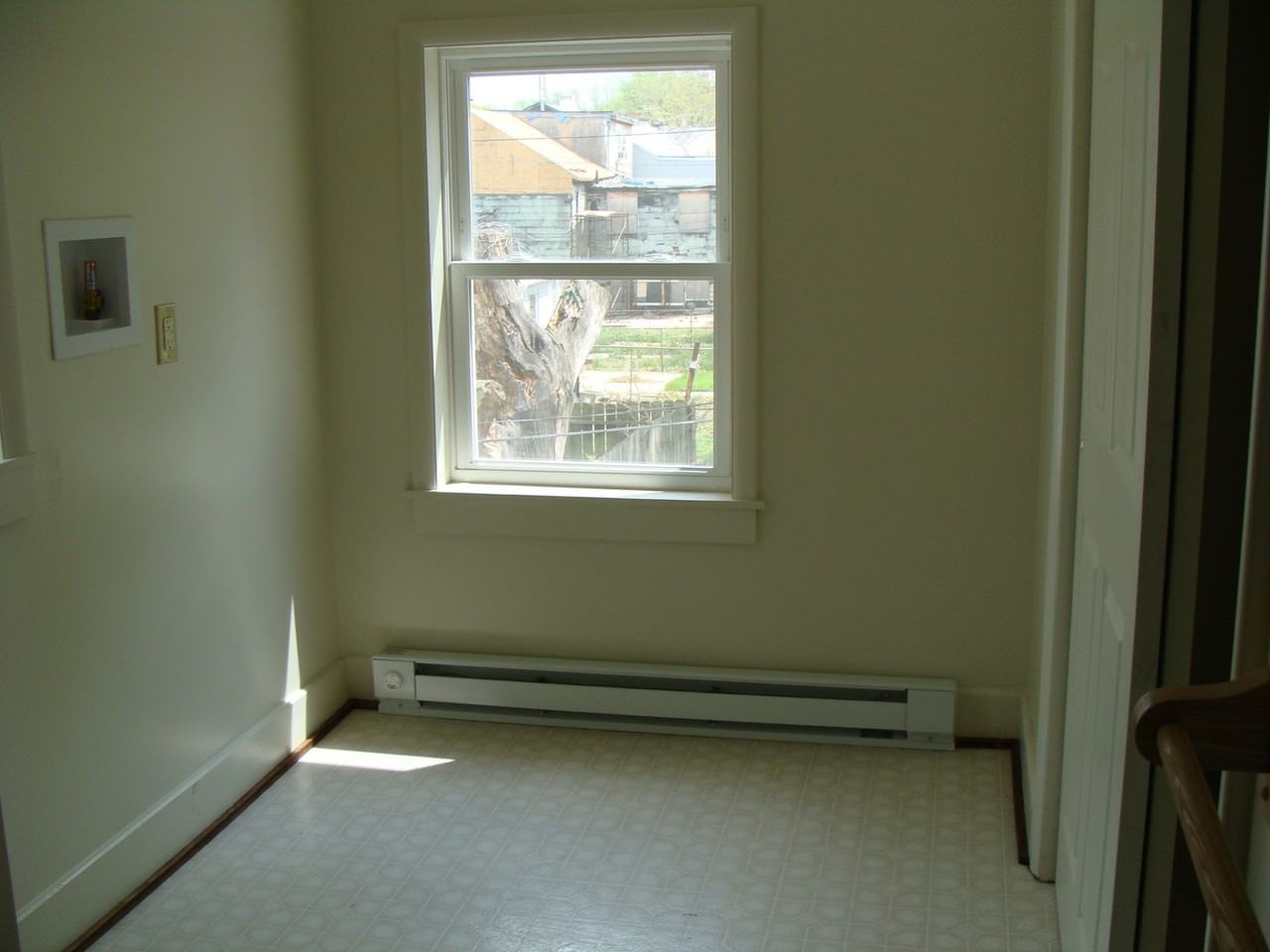 250 Chestnut St - Photo 3 of 6