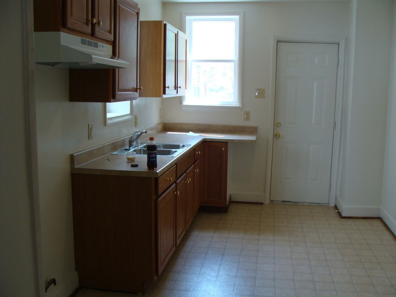 250 Chestnut St - Photo 4 of 6