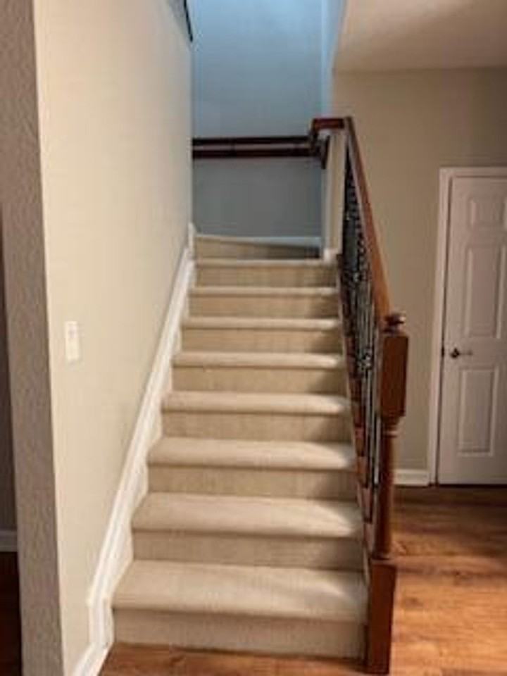 2138 Oakmont Dr - Photo 2 of 25