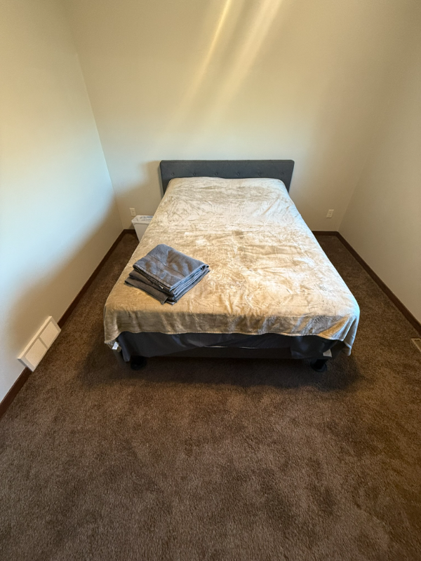 1311 Camelot Drive - Photo 5 of 17