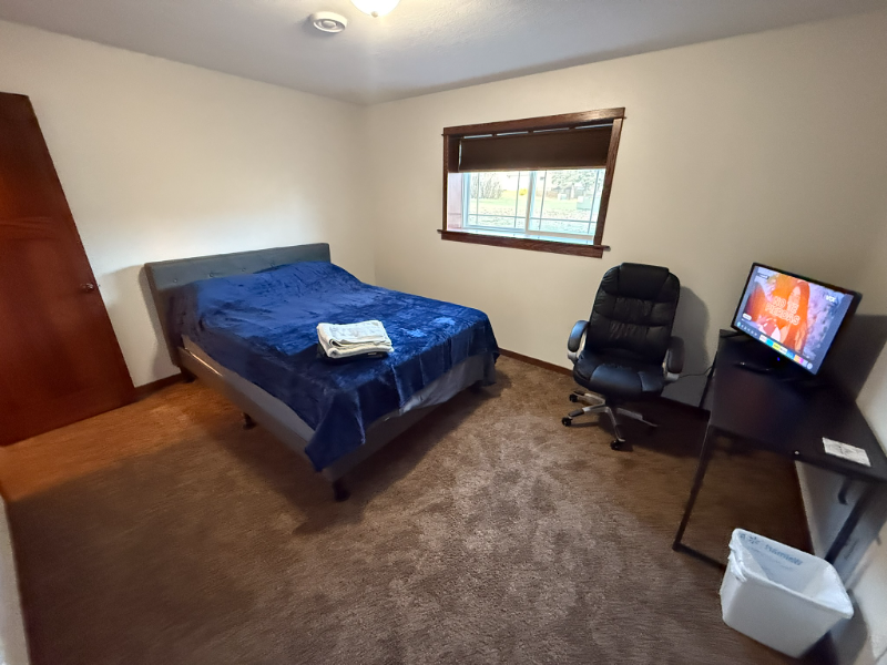 1311 Camelot Dr - Photo 2 of 15