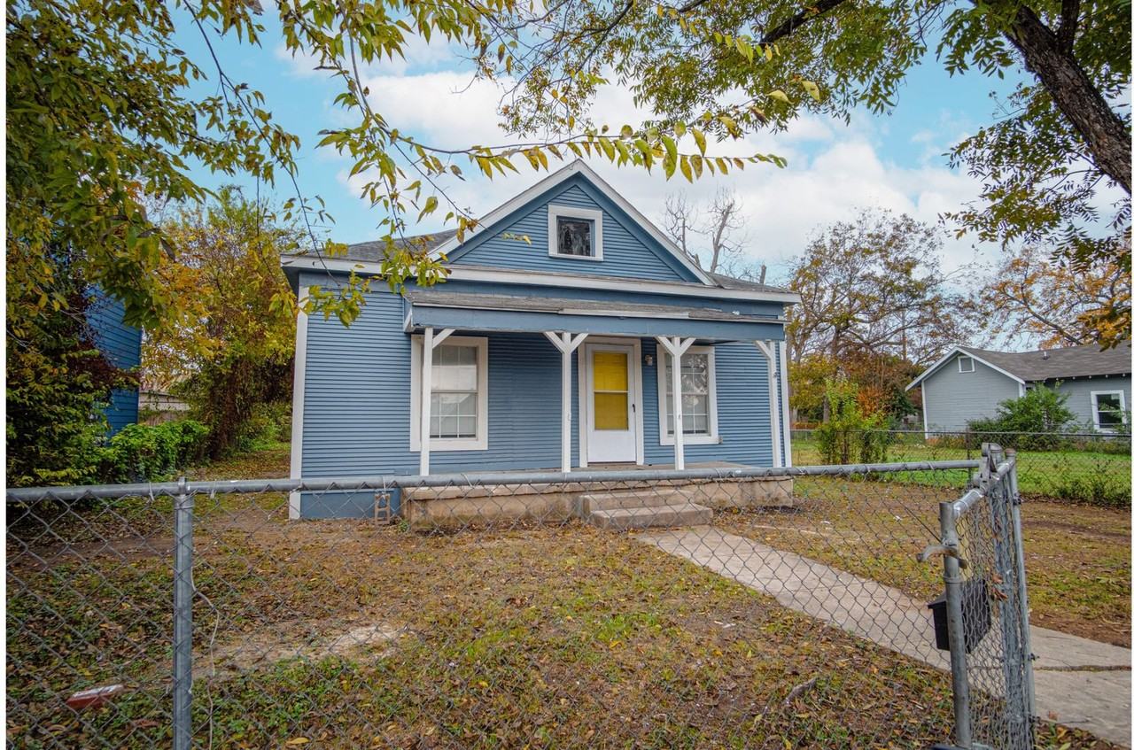 318 Vine Street - Photo 2 of 26