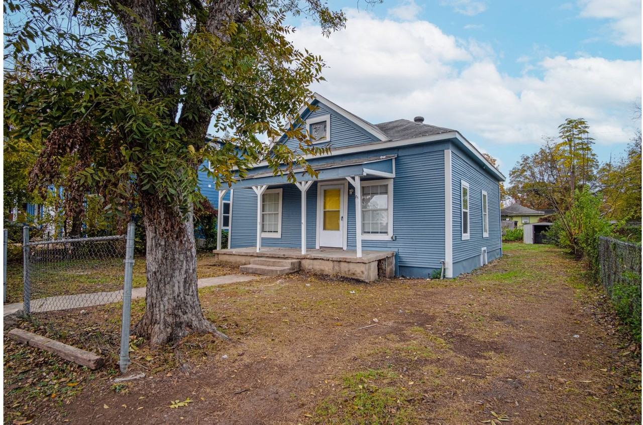 318 Vine Street - Photo 3 of 26