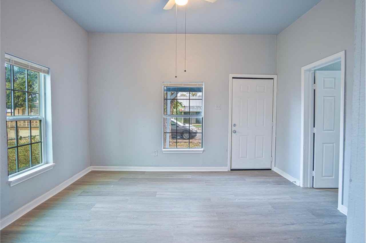 318 Vine Street - Photo 5 of 26