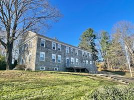 featured image of 2 Stockhouse Rd