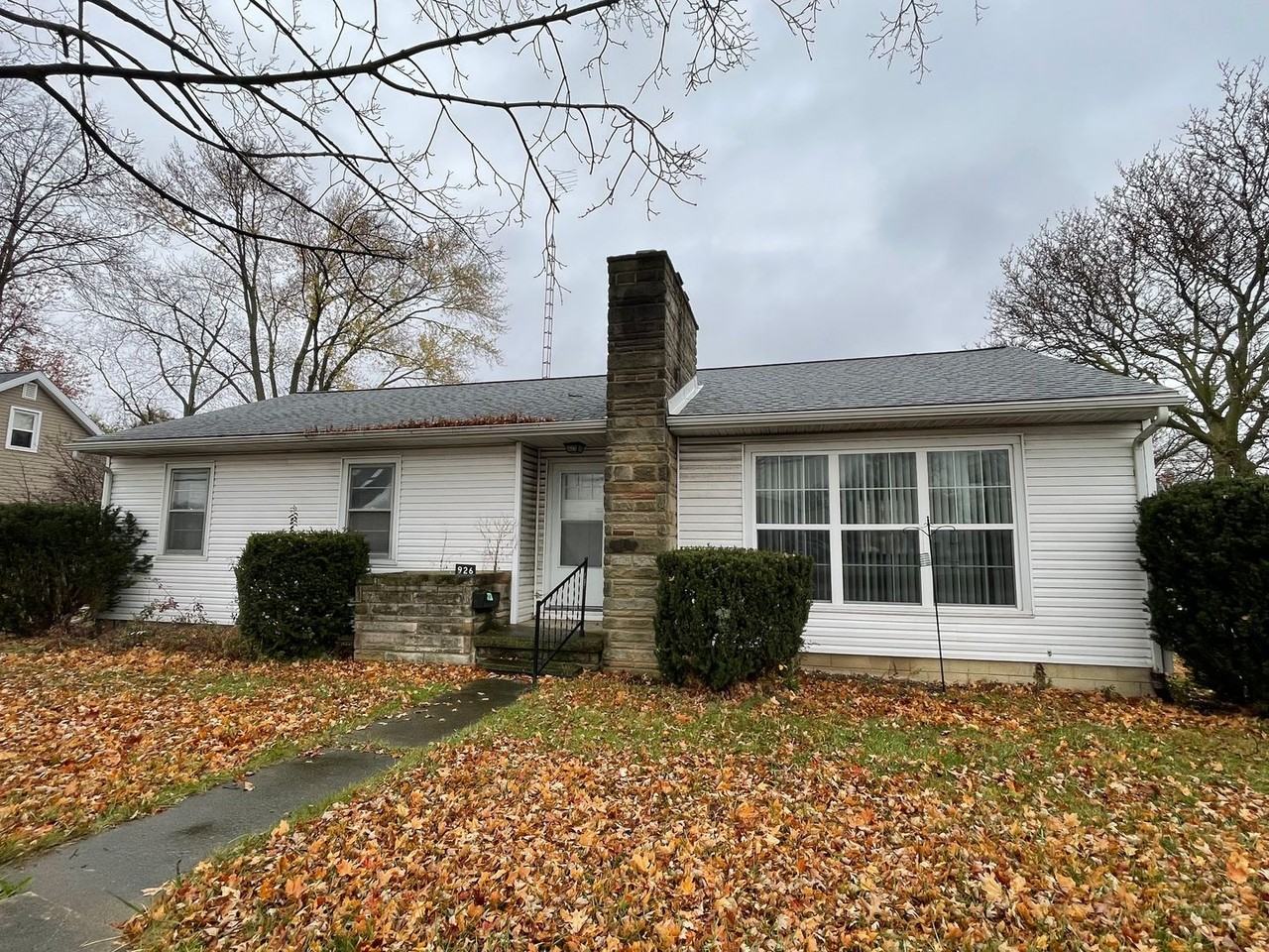 926 E Main St - Photo 2 of 13