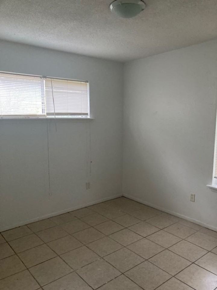 301 Legg Dr - Photo 6 of 11