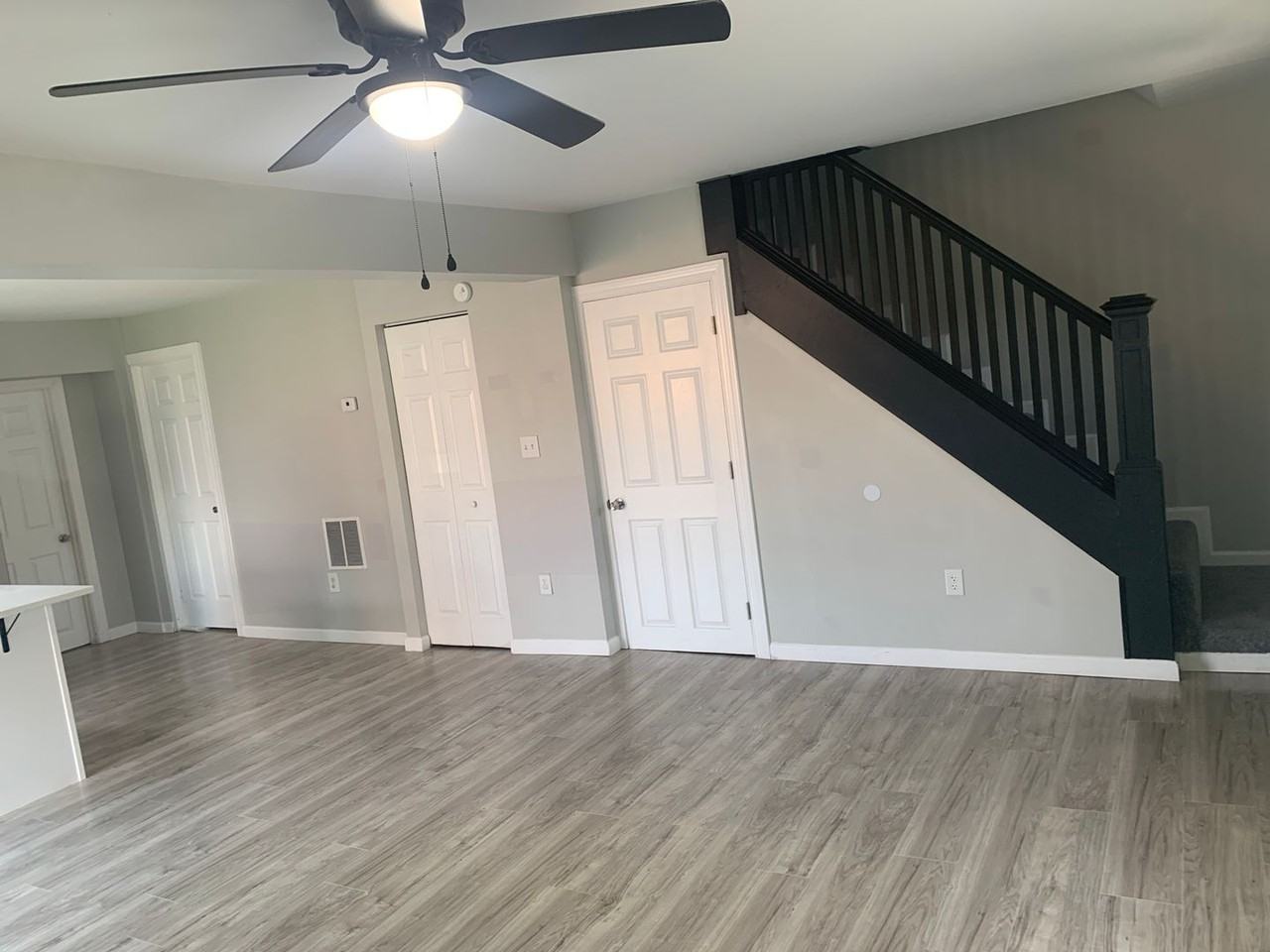 434 Salem Ave - Photo 3 of 21