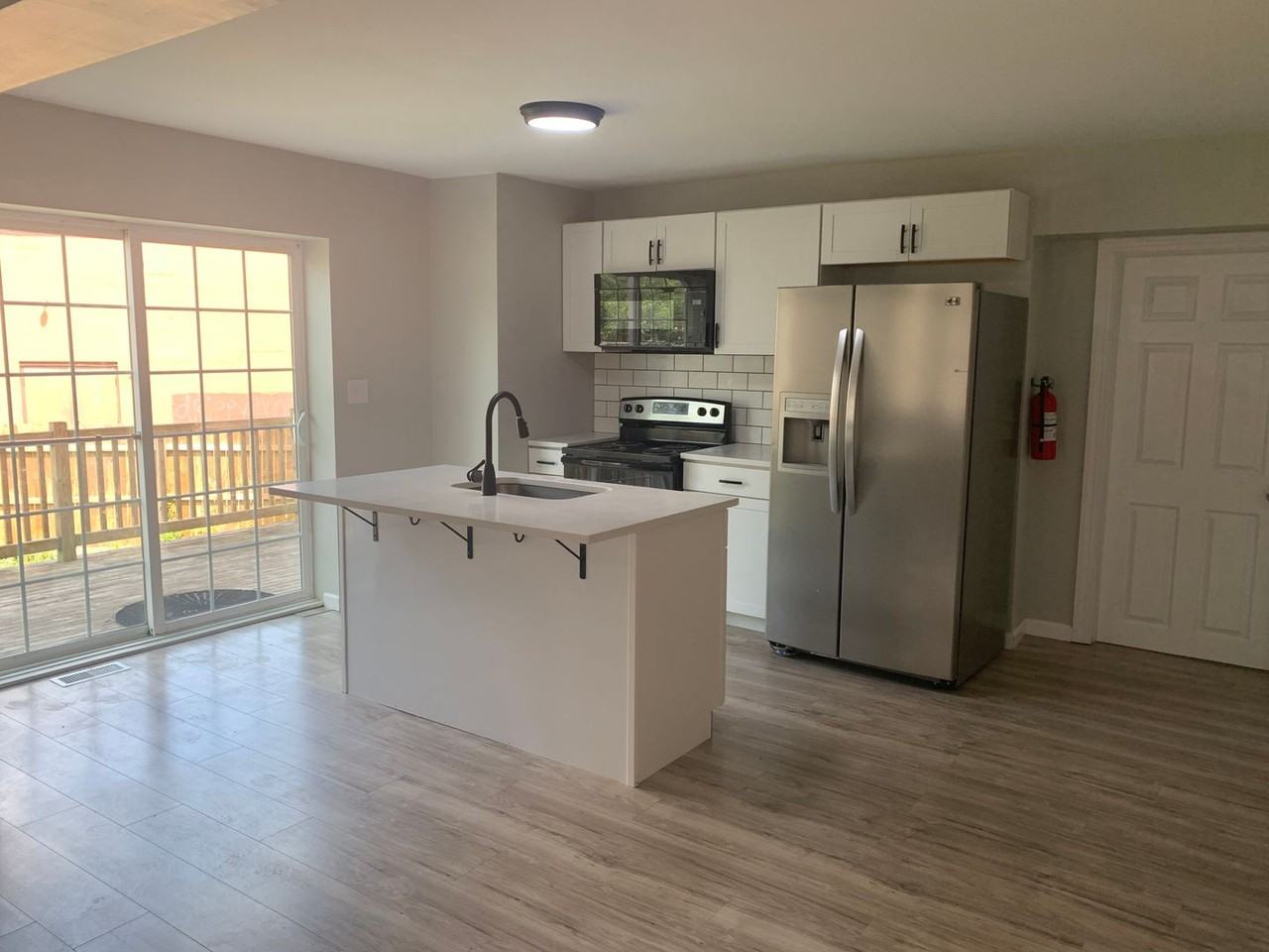 434 Salem Ave - Photo 4 of 21